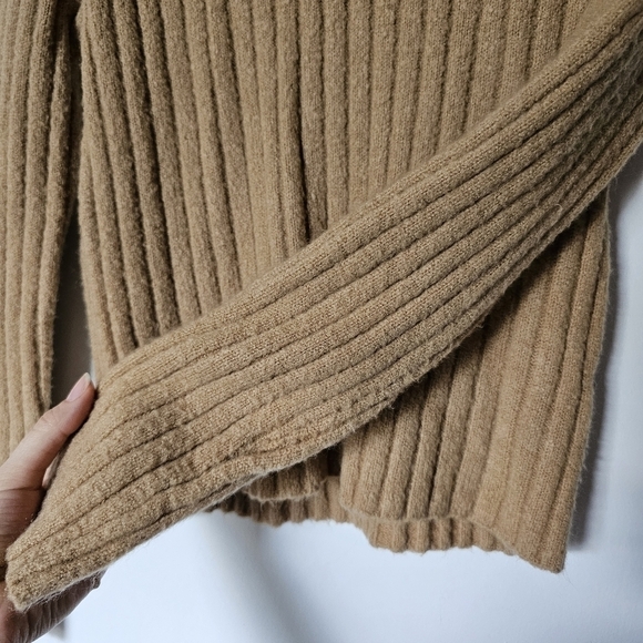 Forever 21 beige capsule wardrobe soft ribbed turtleneck Size L - Picture 3 of 5